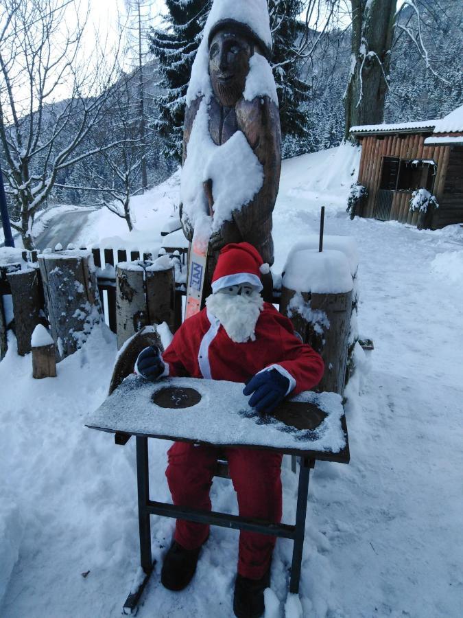 Bed and Breakfast Smucarska Koca Kotlje Екстер'єр фото